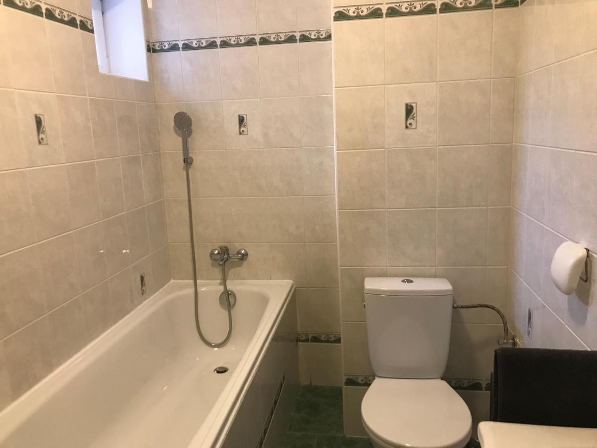 Cyklo-Moto Apartman Lomnice nad Luznici Exterior photo